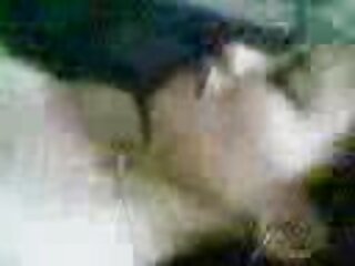 La belle teen gratuit film porno blanche Katy Rose fait une pipe et se fait noircir la chatte